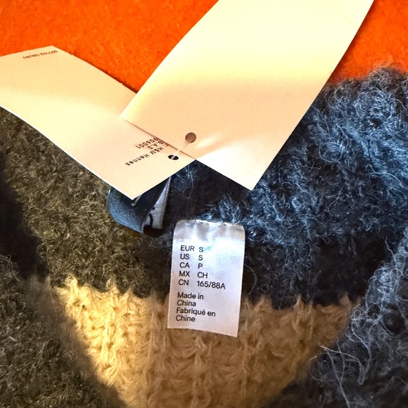 H&M oversized gray and off white stripe soft chunky sweater NWT - Picture 5 of 8